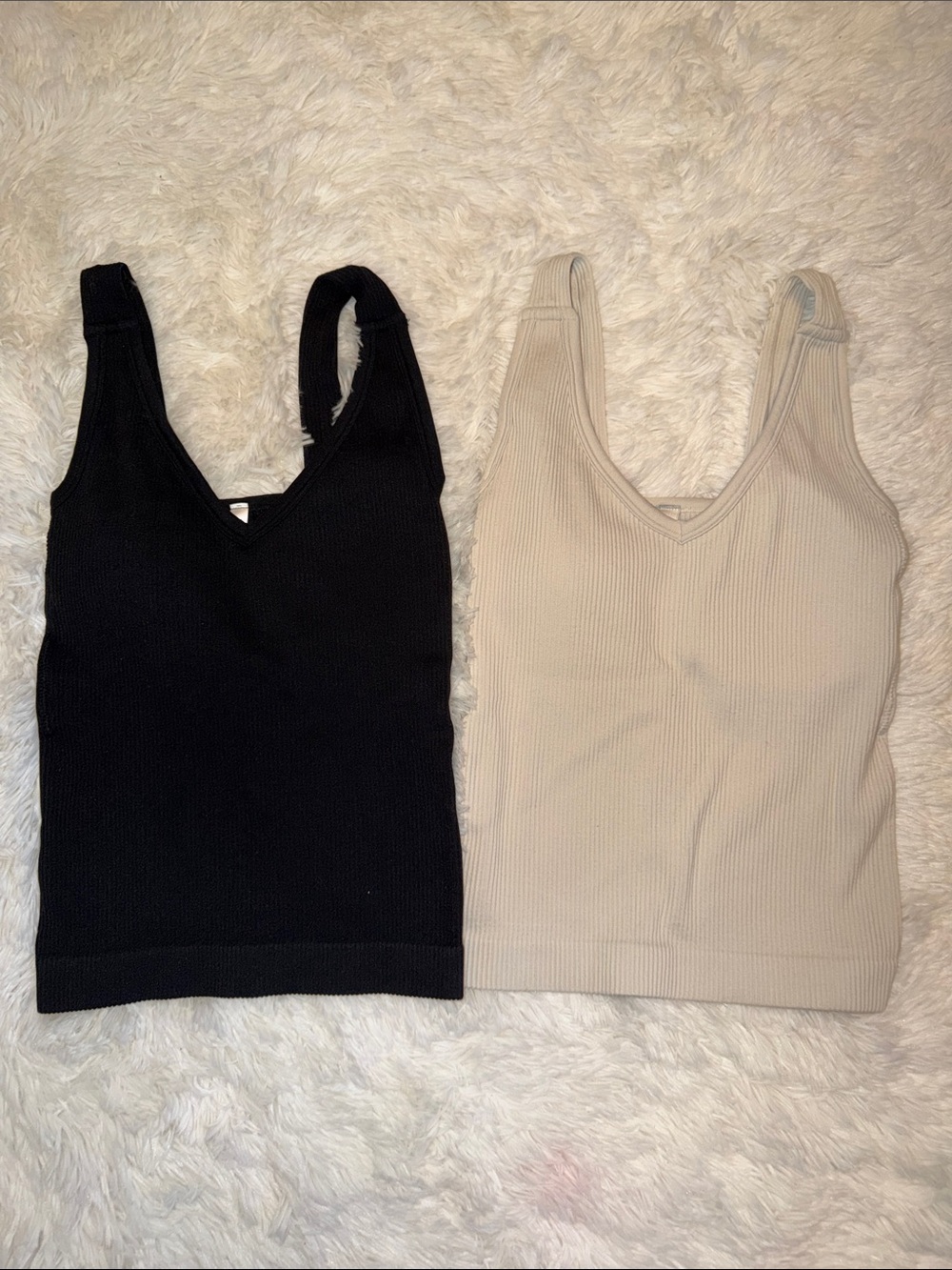 NWOT Zenana Ribbed V-Neck Tank Duo - Black & Cream Small
